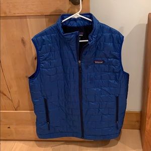 Patagonia men’s sz large down vest